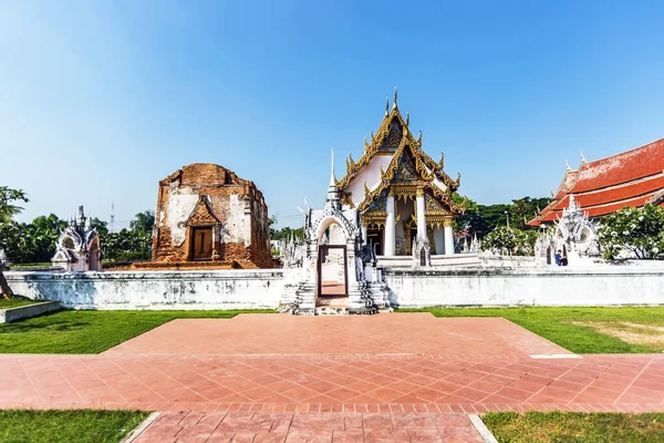 Wat Yai Chom Prasat Tha Chin Mueang Samut Sakhon District — Fotografia de Stock