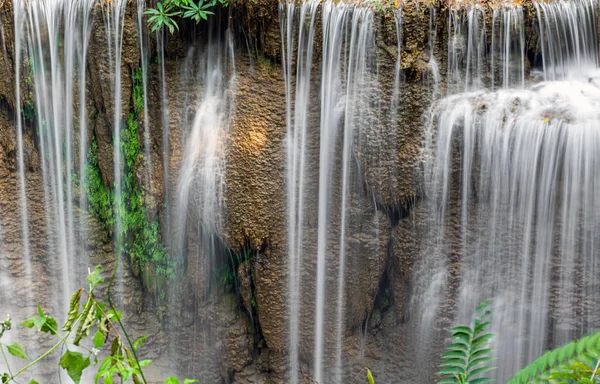 Huai Mae Khamin Waterfall Srinakarin Dam Kanchanaburi Thailandia — Foto Stock