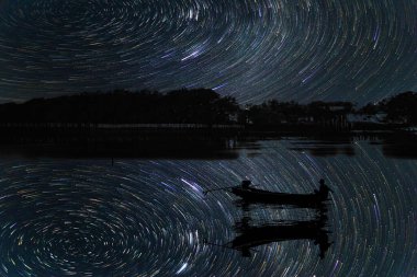 Gece gökyüzündeki yıldızlar