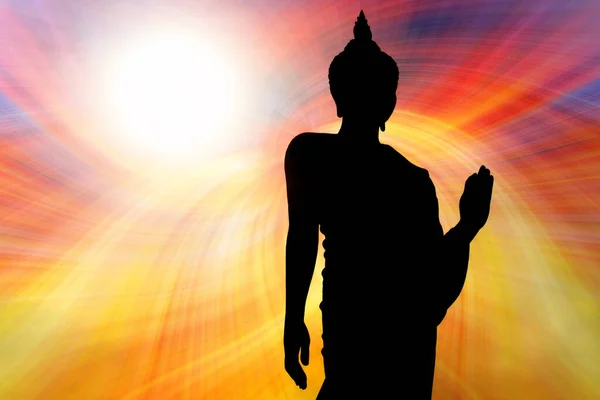 Der Schatten Eines Buddhas Der Inmitten Eines Sonnenuntergangs Steht — Stockfoto