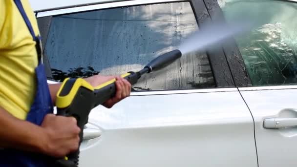 Car washing with high pressure washer — Stock Video