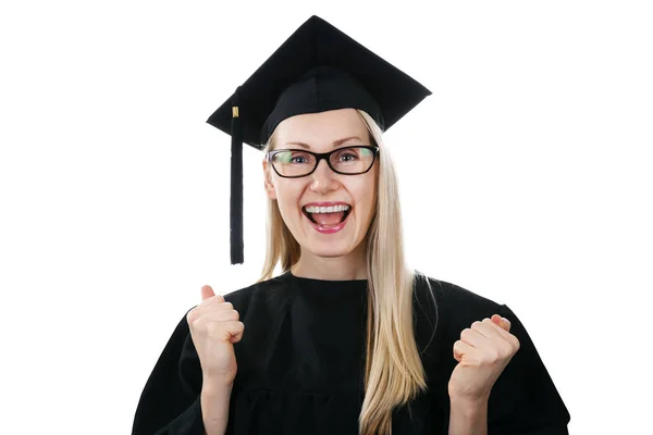 Feliz graduado universitario vistiendo bata y gorra aislado en blanco — Foto de Stock