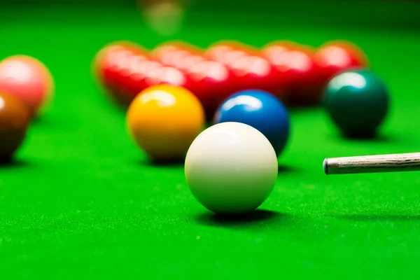 Snooker - closeup of aiming the cue ball — Stock Photo, Image