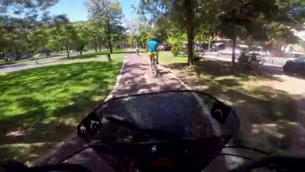City tour con bicicleta — Vídeos de Stock