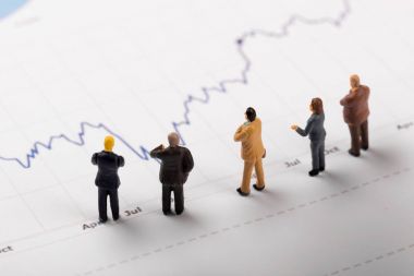 iş adamları iş finansal Grafik raporları kavramı analiz