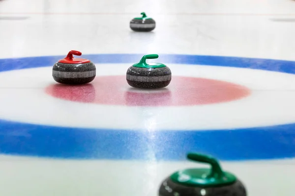 Kamienie do Curlingu na lodzie — Zdjęcie stockowe