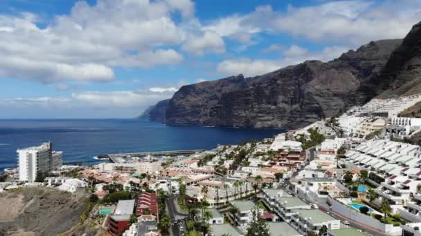 Vliegen Los Gigantes Stad Tenerife — Stockvideo