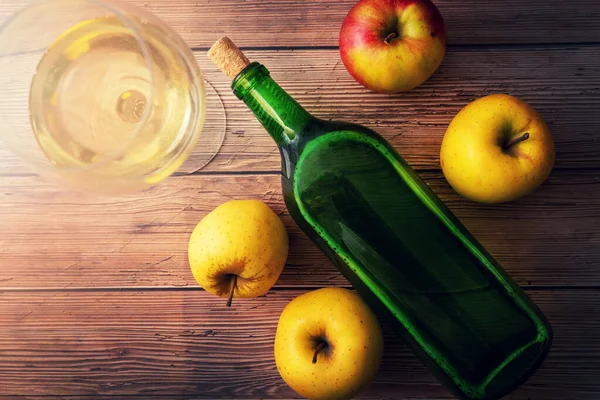 Domácí jablečné víno nebo jablečné víno — Stock fotografie