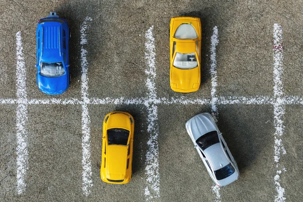 Autók a parkolóban. felülnézet — Stock Fotó