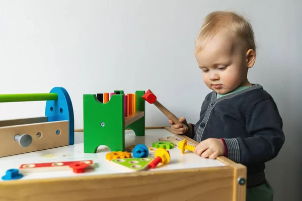 Tout Petit Garçon Jouer Avec Boîte Outils Jouet Maison — Photo