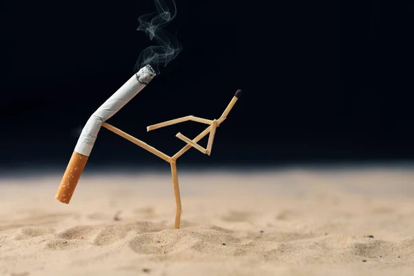 Leszokni Dohányzásról Koncepció Match Man Kick Cigaretta — Stock Fotó