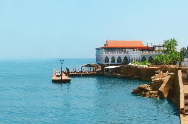 Lübnan'daki sahil üzerinde Villa