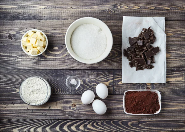 Zutaten für Brownies nach klassischem Rezept lizenzfreie Stockfotos