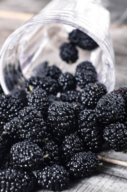 Şarap cam olgun dut