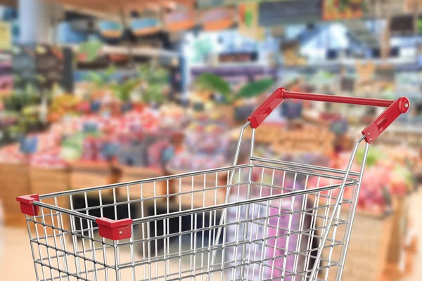 Koszyk w supermarkecie — Zdjęcie stockowe