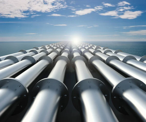 Metall-Pipeline mit blauem Meer — Stockfoto