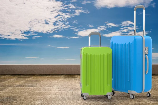 Μπλε και πράσινο σκληρό υπόθεση βαλίτσες — Φωτογραφία Αρχείου