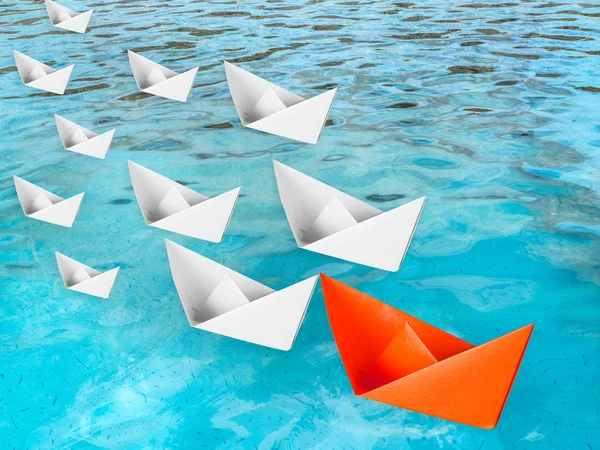 Концепция лидерства с бумажной лодкой — стоковое фото