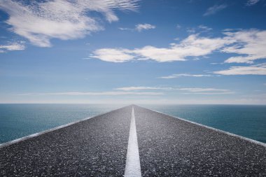 uzun yol yolculuk konseptiyle 
