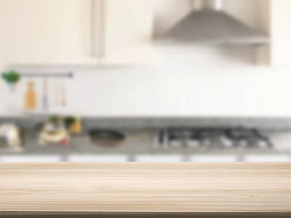 キッチンの背景を持つ木製のカウンター トップ — ストック写真