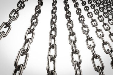 parlak metal zincirler