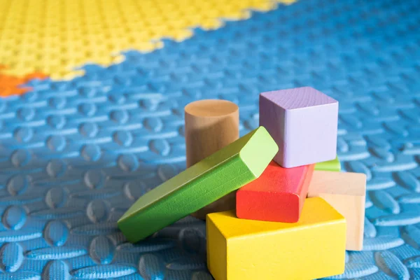Kleurrijke blok speelgoed — Stockfoto