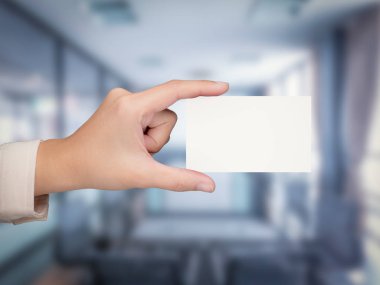 boş namecard tutan el