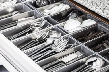 parlak çatal bıçak seti