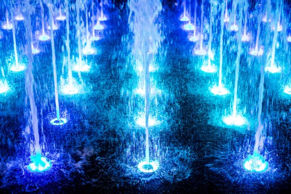 Fonte vibrante azul — Fotografia de Stock