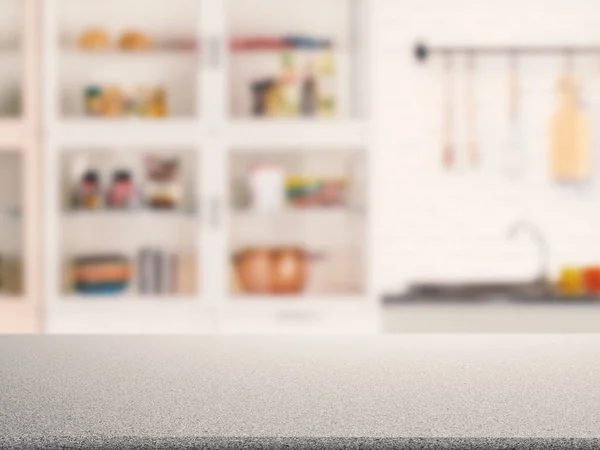 Granit counter dengan latar belakang dapur — Stok Foto