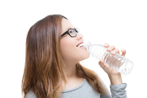 Healthy woman drinking water — Stock Photo, Image