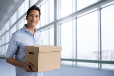 bir dakika dostum parsel kutusu