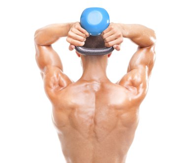 Fitness adam bir kettlebell kaldırma