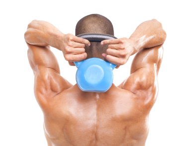 Fitness adam bir kettlebell kaldırma