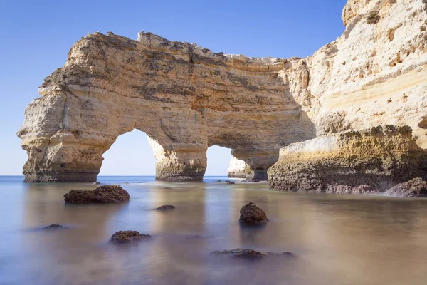 Pláže Marinha v Portugalsku — Stock fotografie