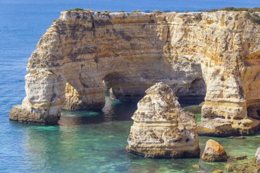 Cliffs Marinha Beach Portekiz