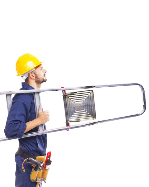 Pracownik posiadający drabiny aluminiowe — Zdjęcie stockowe