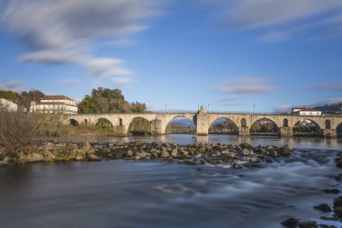 Uzun pozlama, eski köprü, Ponte da Barca
