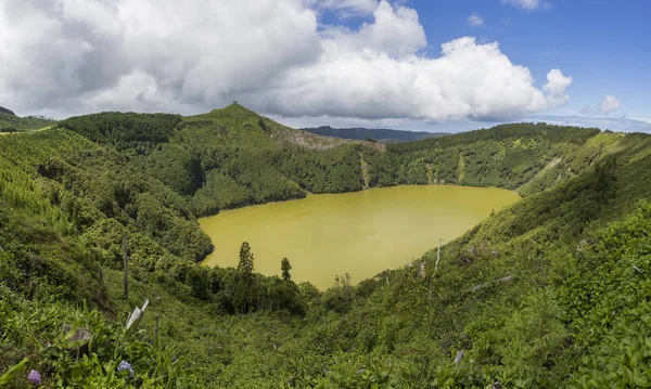 Zobrazení na šířku nad jezero Santiago v Portugalsku — Stock fotografie
