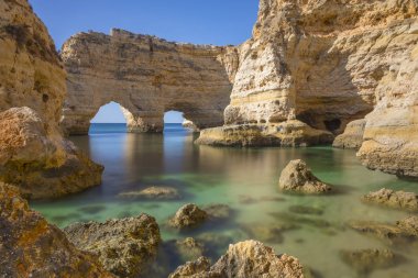 Lagoa Marinha plajda uzun pozlama