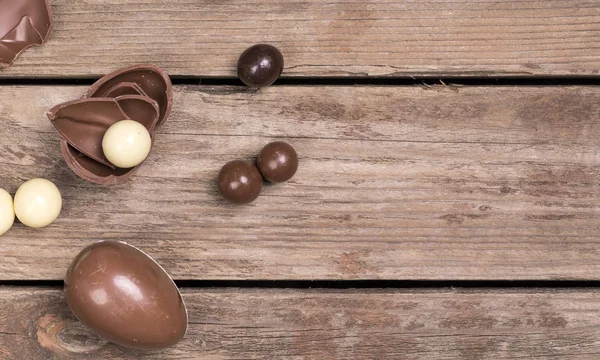 Húsvéti tojások és édességek — Stock Fotó