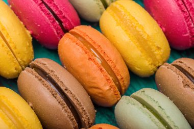 Renkli macarons closeup Üstten Görünüm