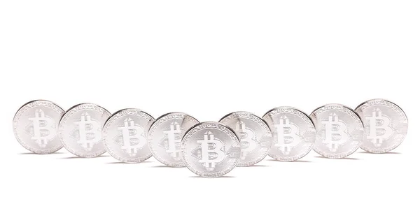 Fehér Alapon Ezüst Bitcoin Érmék Gyűjteménye — Stock Fotó