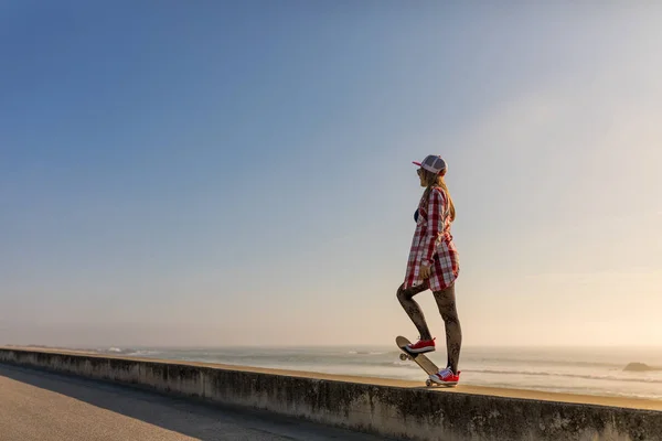 Cute Girl Skateboard Beach Sunset — Stock Photo, Image