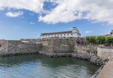 Ponta Delgada, Azores Portekiz 'deki antik anıt (Forte de Sao Braz)