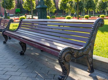 güneşli bir gün parkta yaz