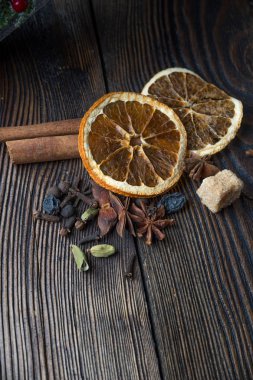 Noel Natürmort: tarçın, anason ve köknar-koniler, stüdyo vurdu