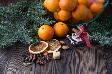 Mandalina kase ve süslemeleri tatil tablo için