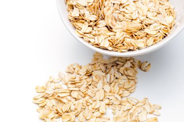 Kuru yulaf gevreği yulaf ezmesi haddelenmiş.