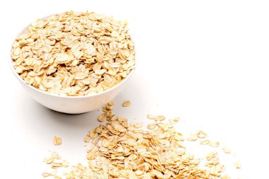 Kuru yulaf gevreği yulaf ezmesi haddelenmiş.